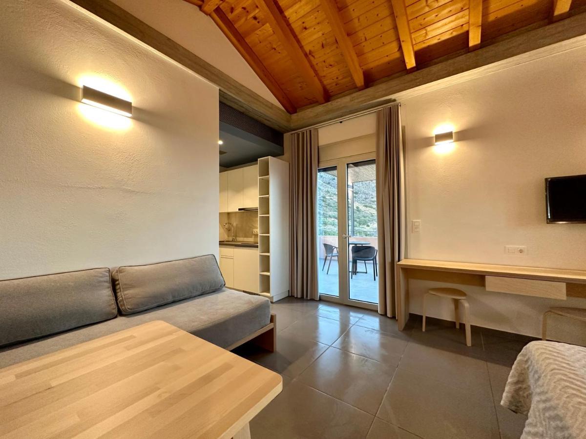 Pasithea Suites 莫奈姆瓦夏 外观 照片