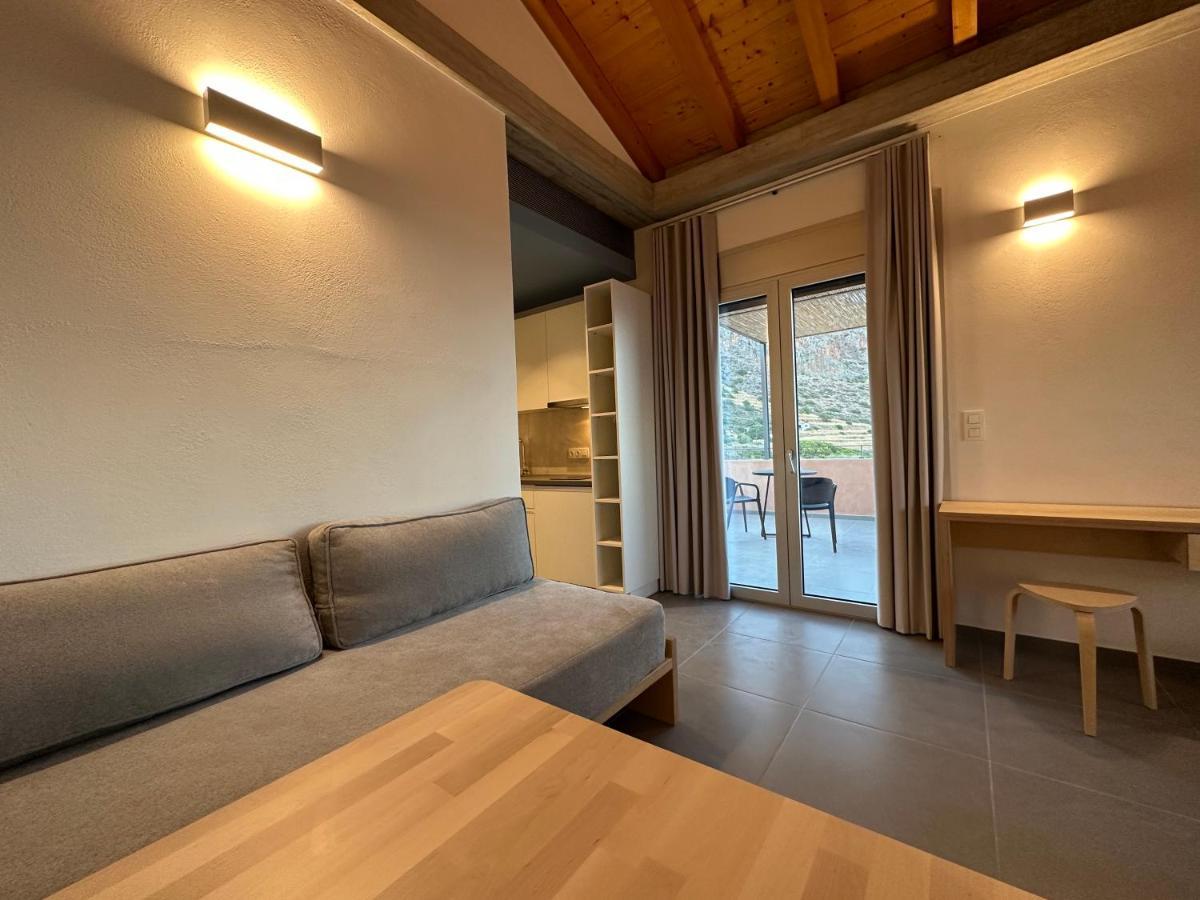 Pasithea Suites 莫奈姆瓦夏 外观 照片