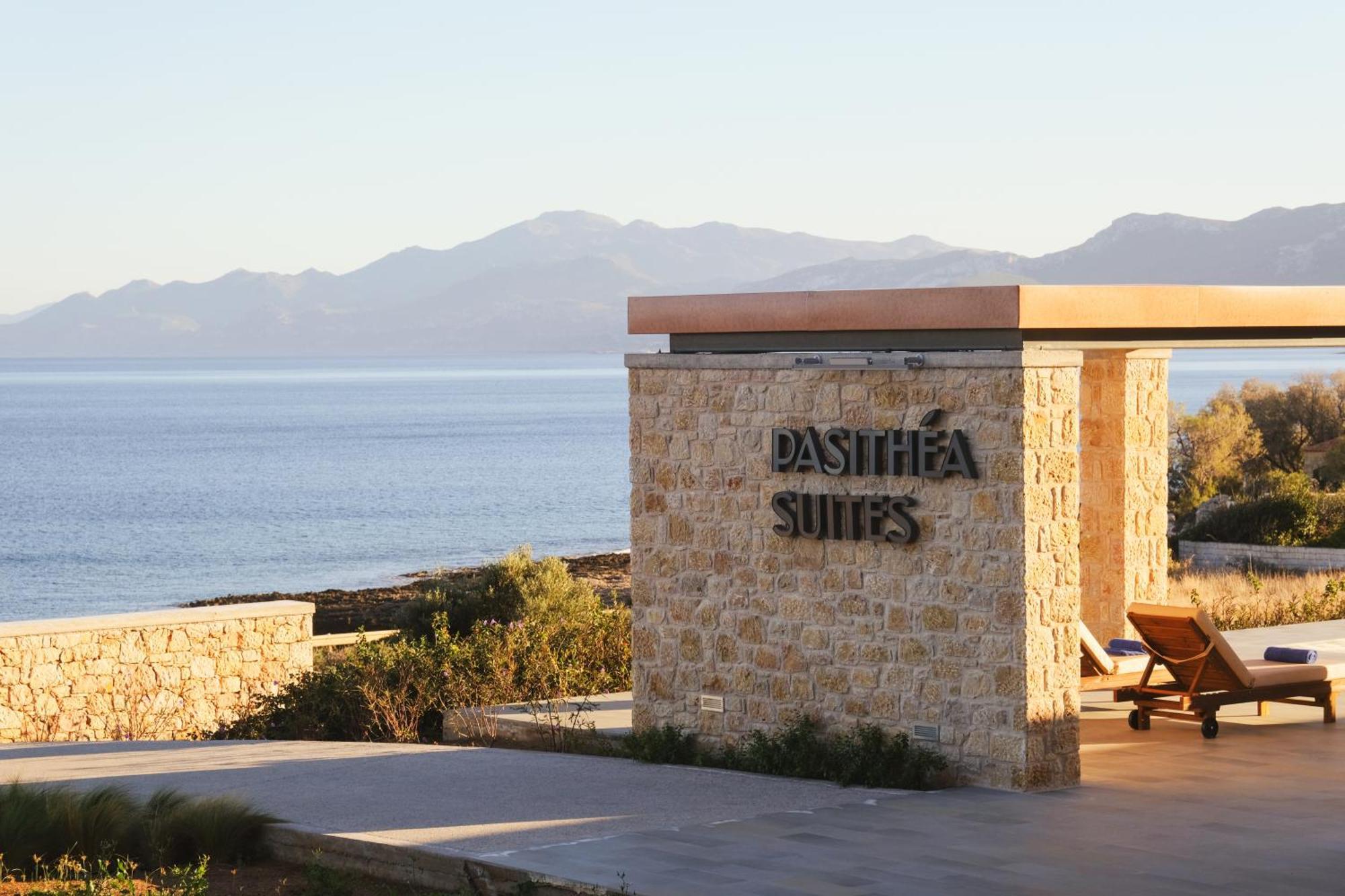 Pasithea Suites 莫奈姆瓦夏 外观 照片